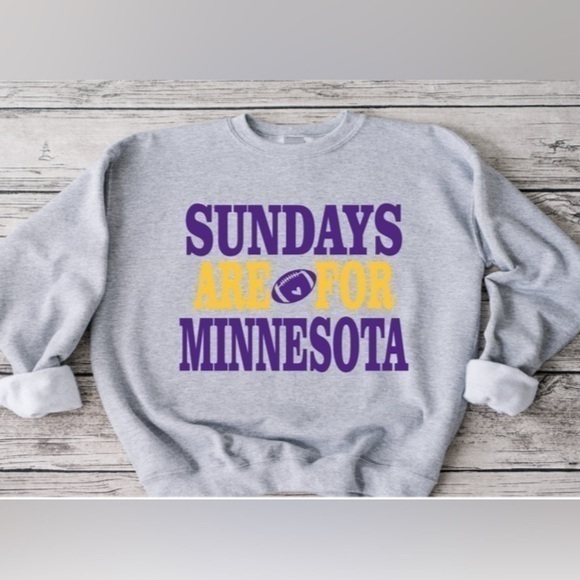 Gildan Tops - Sundays Are For Minnesota Crewneck